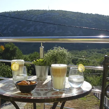 Leca With Heated Private Pool & Sauna Bribir (Primorje-Gorski Kotar)