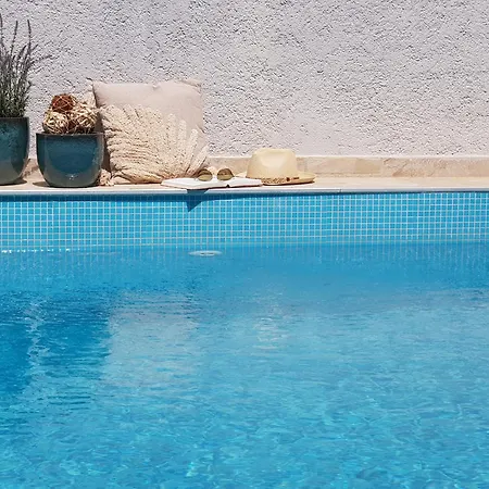 Villa Leca With Heated Private Pool & Sauna *