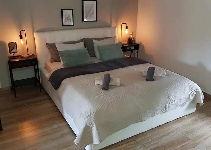 Leca With Heated Private Pool & Sauna